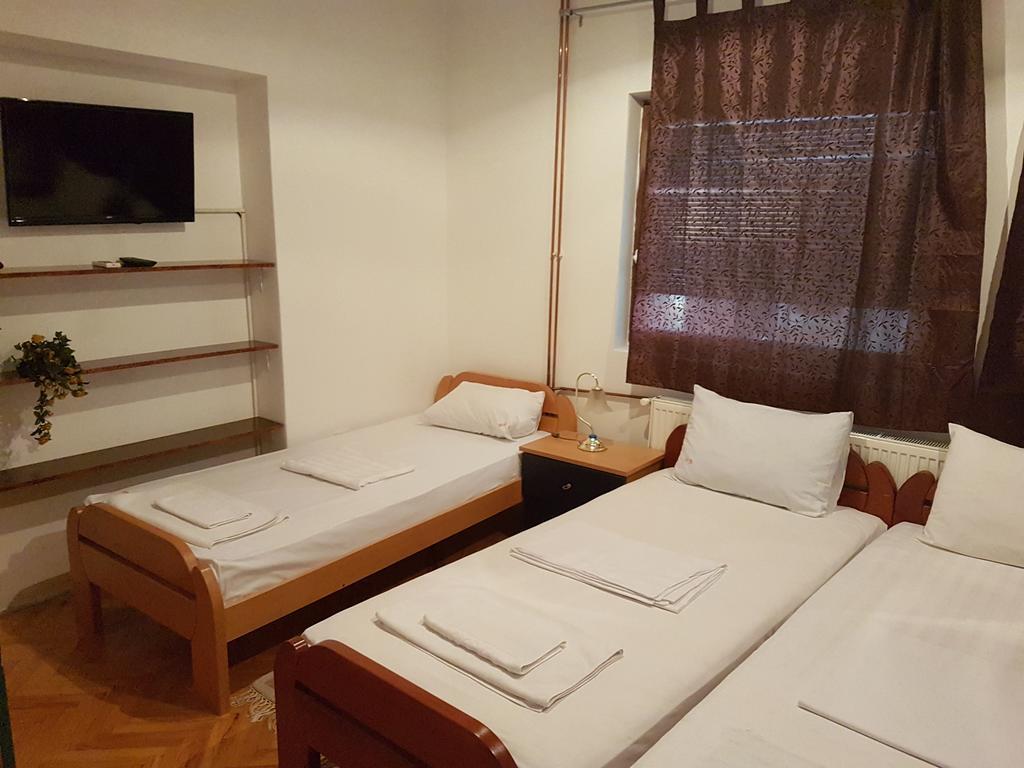 Lira Inn Ni Dış mekan fotoğraf