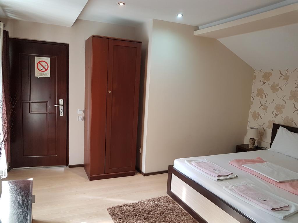 Lira Inn Ni Dış mekan fotoğraf