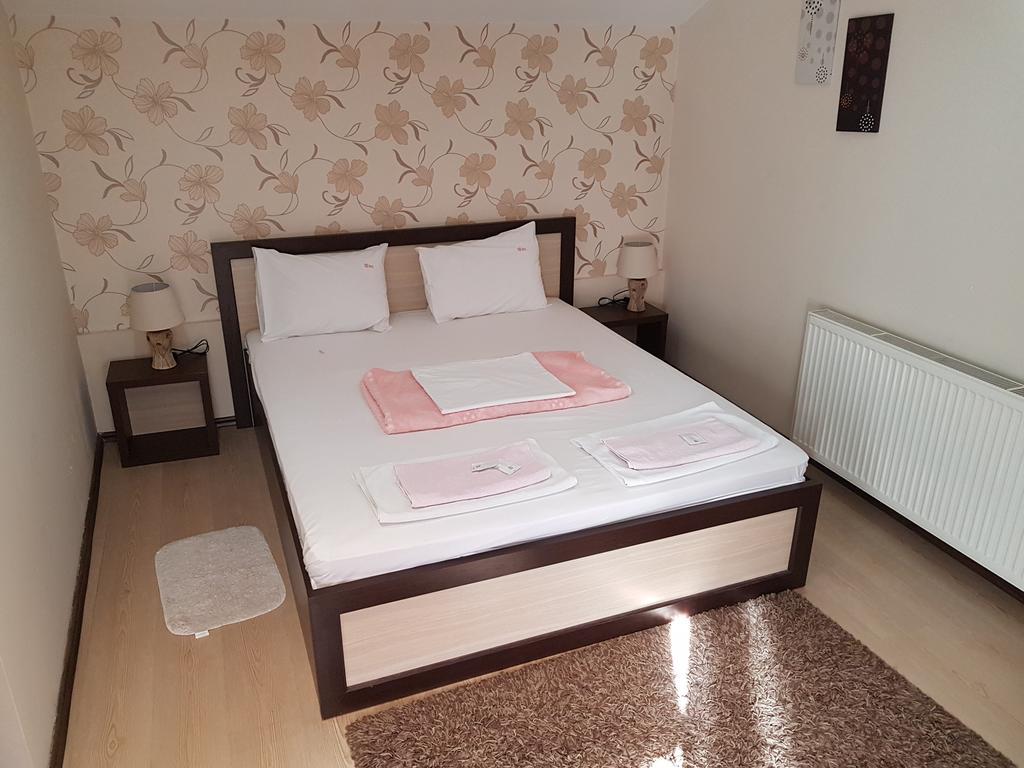 Lira Inn Ni Dış mekan fotoğraf