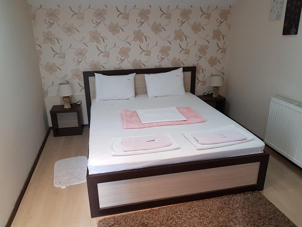 Lira Inn Ni Dış mekan fotoğraf