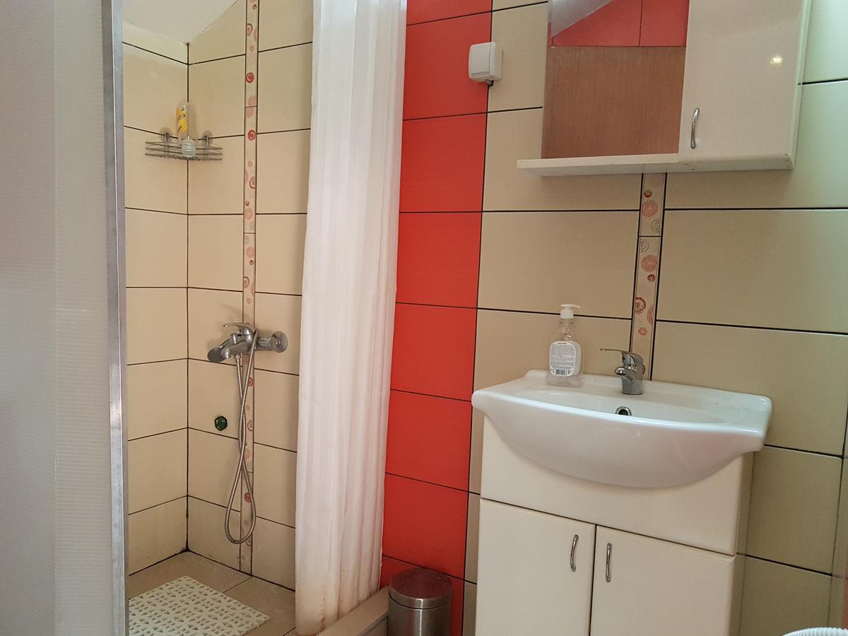 Lira Inn Ni Dış mekan fotoğraf